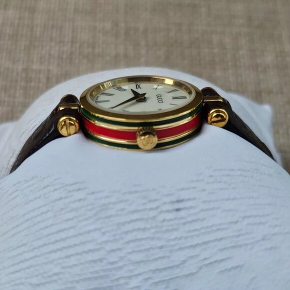 Gucci Ladies Wristwatch Gold Tone Case Brown Leather Strap Swiss Made Watch Auth - Picture 16 of 16